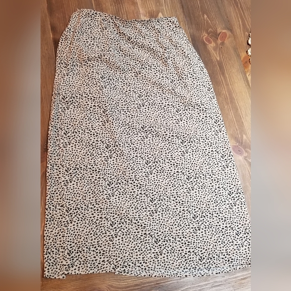 Abercrombie & Fitch skirt. Size small - Picture 3 of 5